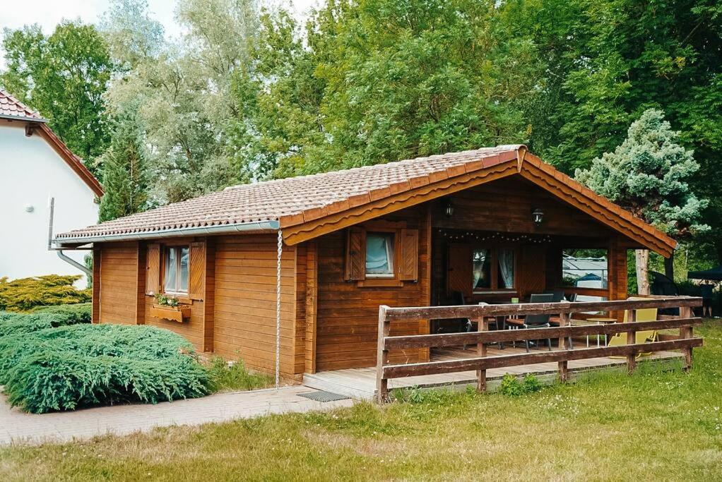 Holzhaus Direkt Am See Priepert Экстерьер фото